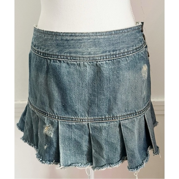American Eagle Outfitters • 2000’s Denim Pleated Mini Skirt - Picture 1 of 5